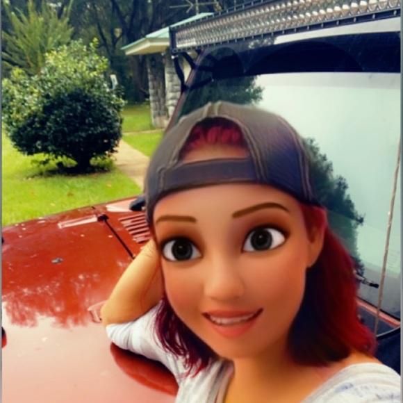 Meet your Posher, Cassi - Picture 2 of 2